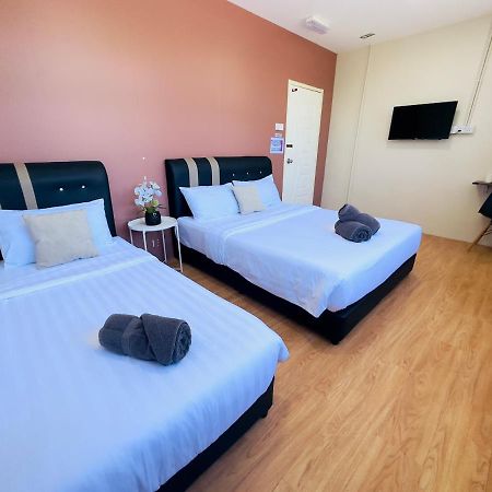Familia Motel Kangar Buitenkant foto