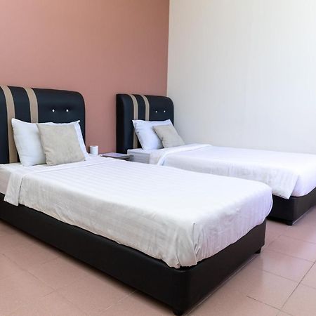Familia Motel Kangar Buitenkant foto