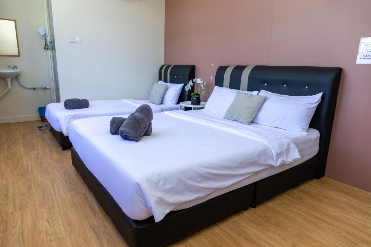 Familia Motel Kangar Buitenkant foto