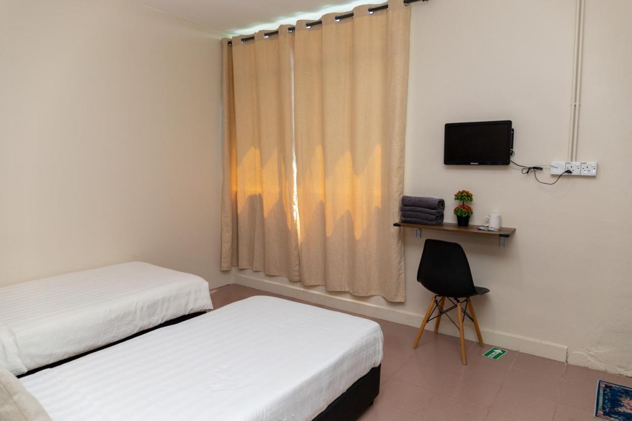 Familia Motel Kangar Buitenkant foto